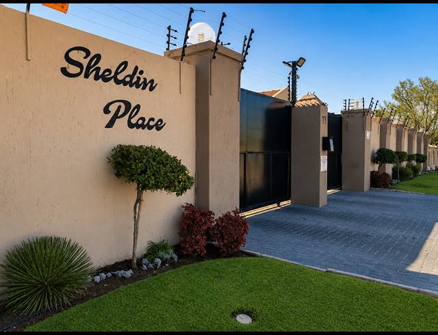 2 BEDROOM TOWNHOUSE FOR SALE IN THREE RIVERS